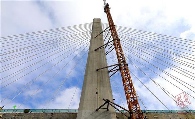 国内首座大跨度高铁斜拉桥成功合龙，设计时速350公里