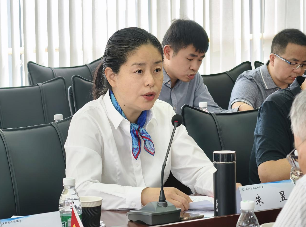 武汉勘察设计协会成功举办“大跨度钢结构公共建筑 设计回访公益行动”表彰会议