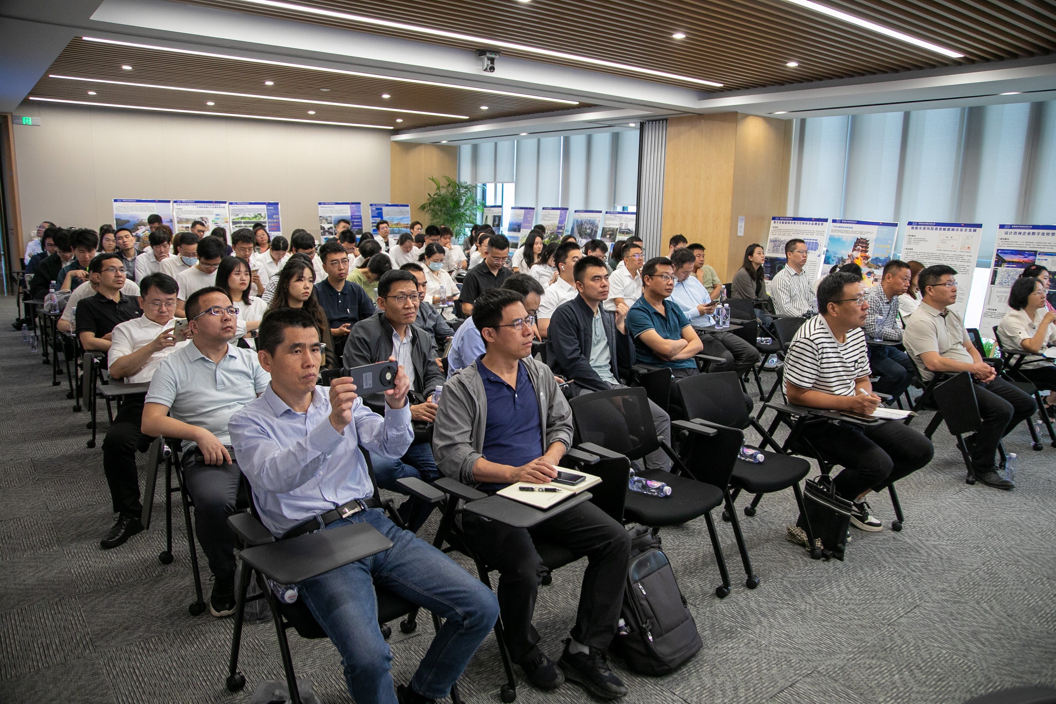 “数字转型•人工智能赋能设计创新”主题交流会成功举办